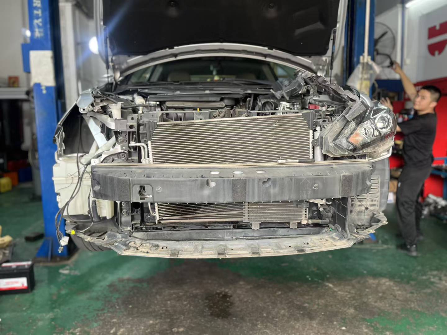 Como um condensador afeta os sistemas de ar condicionado de automóveis